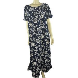 Made in Hawaii Vintage Navy & White floral Muumuu maxi dress size medium